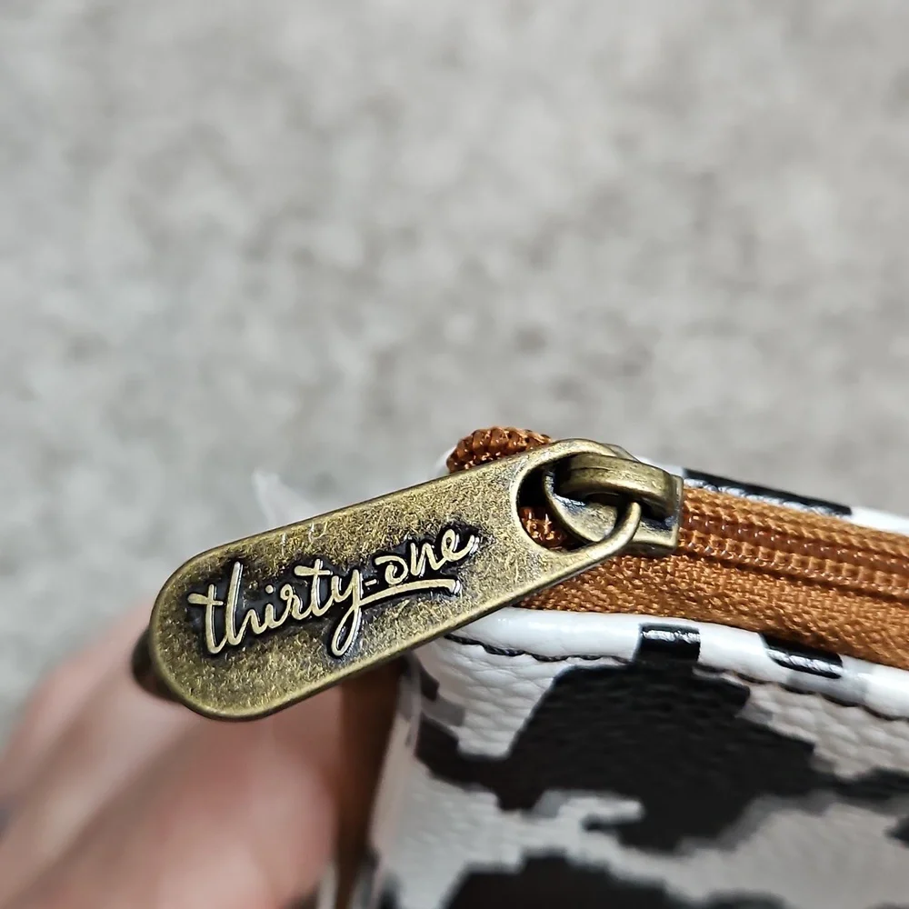 Rubie Mini Black and White Houndstooth Clutch - Picture 2 of 5